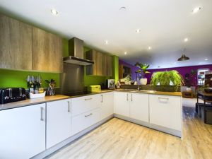 Kitchen- click for photo gallery